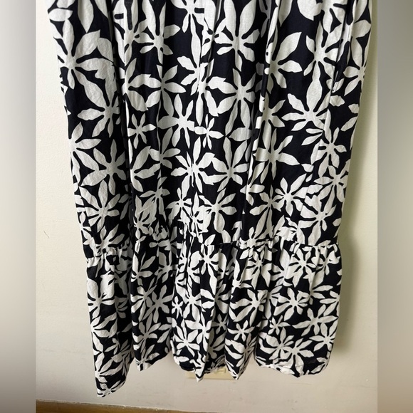 J. Crew factory black and white floral print with keyhole front size 6P - Picture 6 of 11